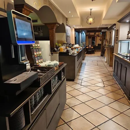 Goesser Braeu فندق